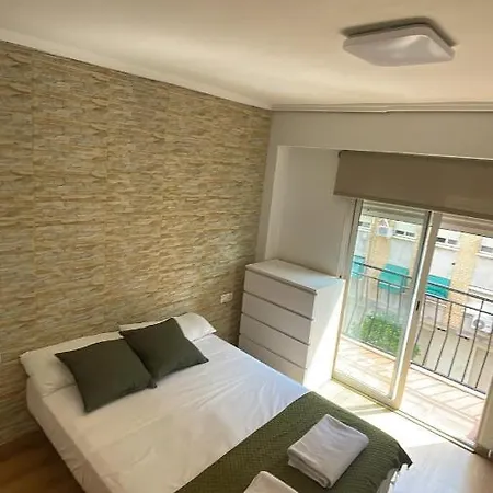 Alloggio in famiglia Habitacion Con Balcon En Piso Compartido