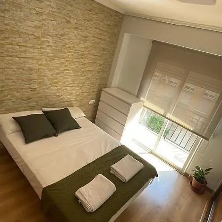 Habitacion Con Balcon En Piso Compartido Privatunterkunft