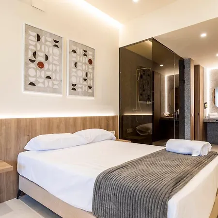 North Station Pen-suites Valencia