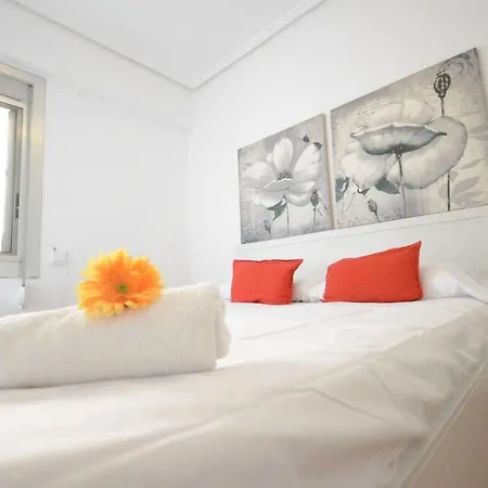 Apartamento En El Centro Con 3 Dormitorios * Valencia