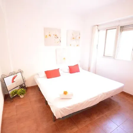 Apartamento En El Centro Con 3 Dormitorios Apartamento