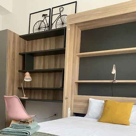 Casa de hóspedes Habitación En Playa Malvarrosa Con Baño Privado -no Ac-