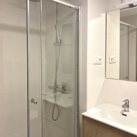 En Playa Malvarrosa Con Bano Privado -no Ac- 3*