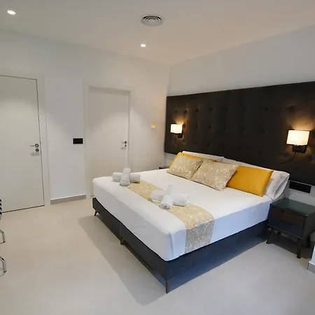 Suites Puerto Valencia By Bet Apartments מלון