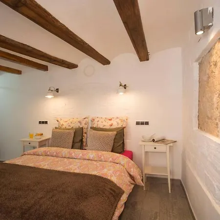 Next To Market, Cathedral And Town Hall 公寓