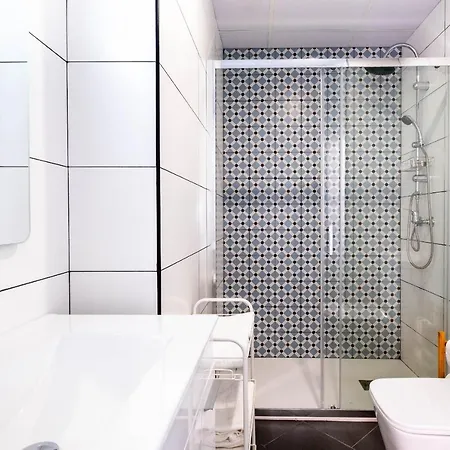 Charming And Comfortable With Inviting Atmosphere *