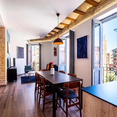 Well Lit And Creatively Designed Apartment Valencia