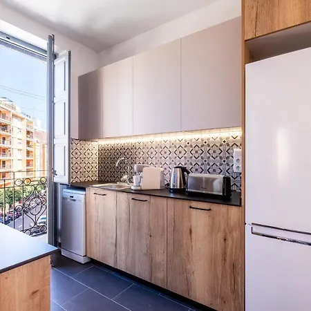 Well Lit And Creatively Designed Apartment Valencia