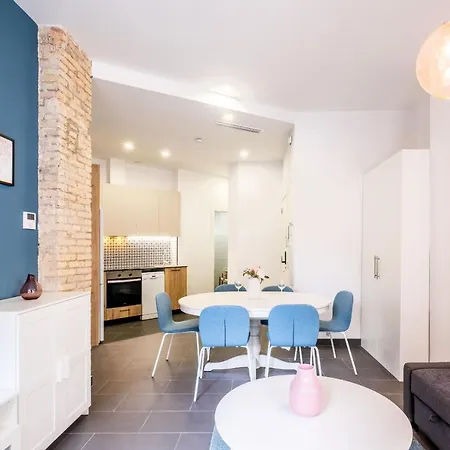 New And Modern With Comfy Beds *