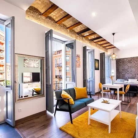 Lejlighed Beautifully Designed With Lots Of Natural Light *