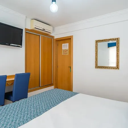 Hostal Rr Feria By Beleret ולנסיה