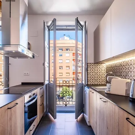 Appartement Well Lit And Creatively Designed