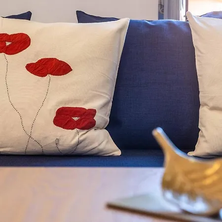 Brighthouse With Warm And Friendly Vibes Apartment