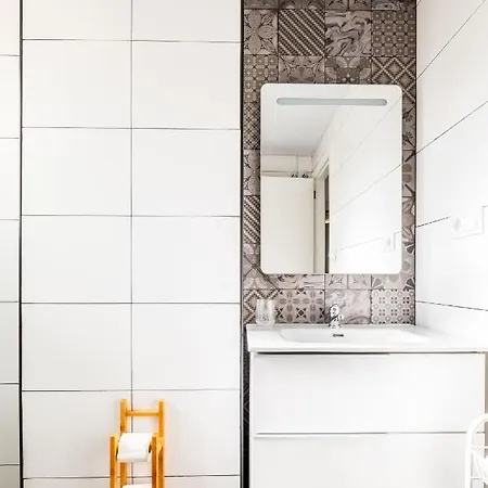 Serene With A Relaxing Atmosphere Apartment