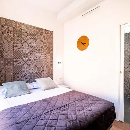 Beautifully Designed With Lots Of Natural Light Apartment *