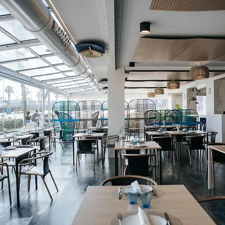 海王星酒店 4*