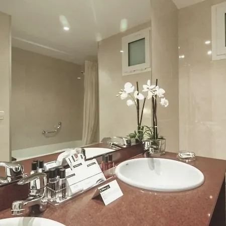 Rh Sorolla Centro فندق