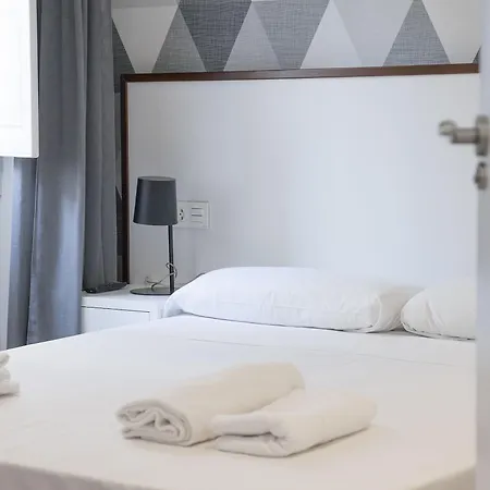 Flats Friends Soho Suites