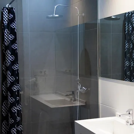 Flats Friends Soho Suites Apartment *