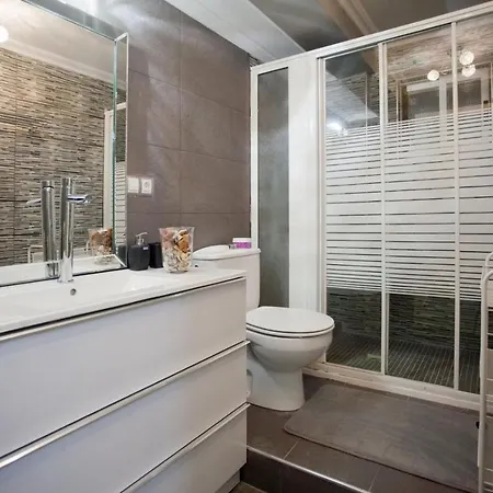 Superb 4 Bedrooms With Terrace Chill Out Views &wifi Apartment