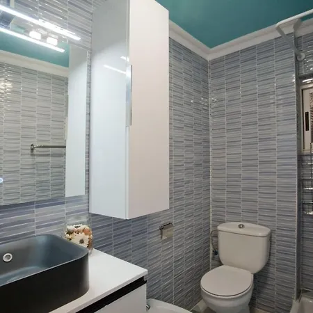 Superb 4 Bedrooms With Terrace Chill Out Views &wifi Apartment