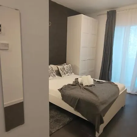 Pensjonat Small And Cozy - G10