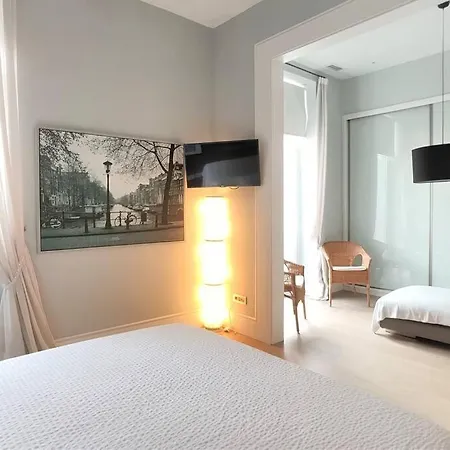 De Lujo Frente Al Mercado Colon. Only Adults Apartamento Valencia
