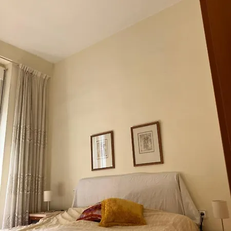Private Single In Ruzafa, Ladies Only, Non Smoker Homestay *