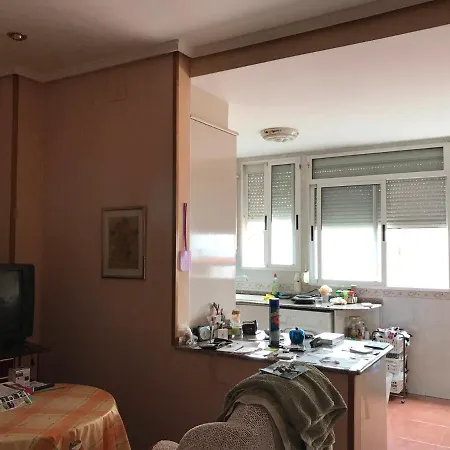 Private Single In Ruzafa, Ladies Only, Non Smoker Homestay