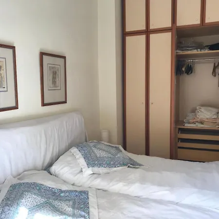 Private Single In Ruzafa, Ladies Only, Non Smoker Homestay