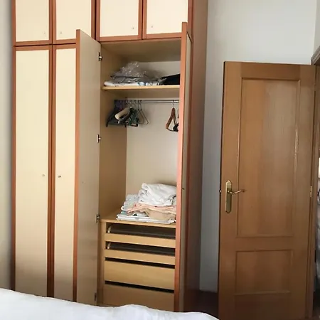 Private Single In Ruzafa, Ladies Only, Non Smoker Homestay