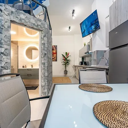 Apartament Exquisite With An Original Design *