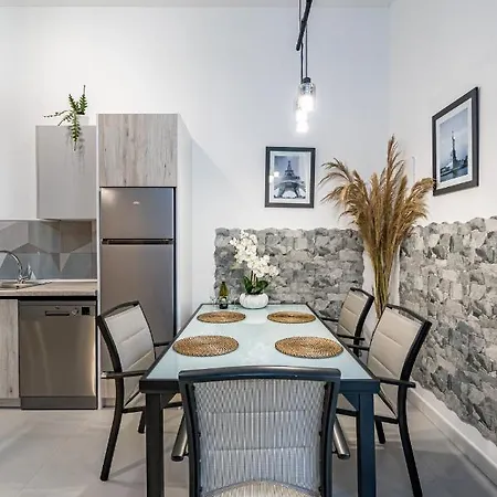 Apartament Exquisite With An Original Design