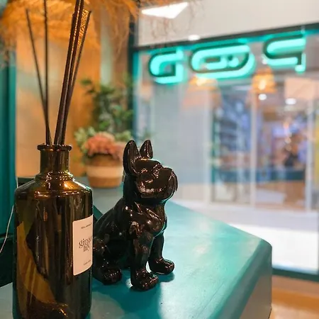 The Pod Blasco Hostel *