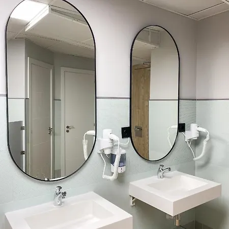 The Pod Blasco Hostel *