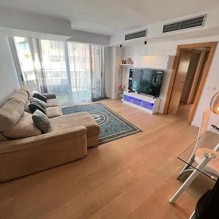 Apartment Apartment *
