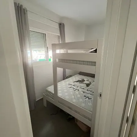 Con Vistas Al Mar A Pocos Metros De La Playa