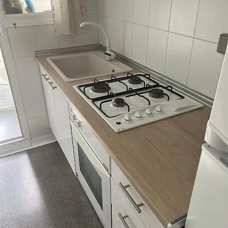 Con Vistas Al Mar A Pocos Metros De La Playa