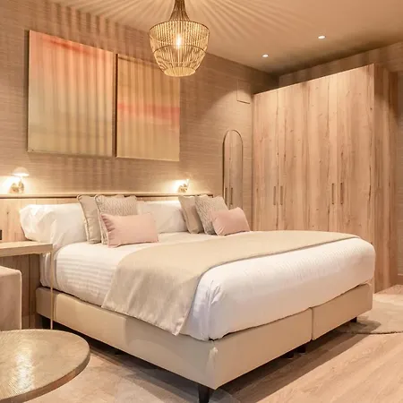 The Valentia Corretgeria Hotell 4*