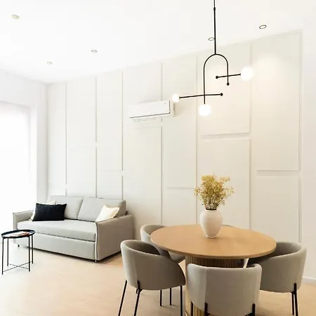 Blanq Marina Aparthotel 4*