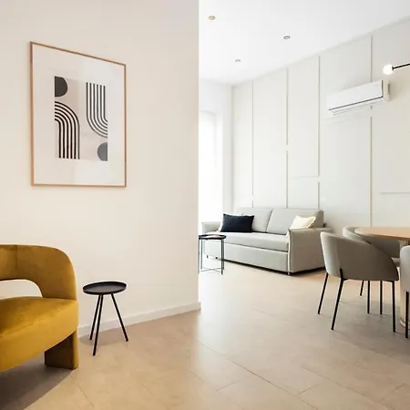 Blanq Marina Aparthotel 4*