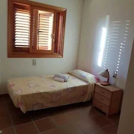 Adosado En La Playa De El Perellonet Con Piscina, Pista Tenis Hébergement de vacances *