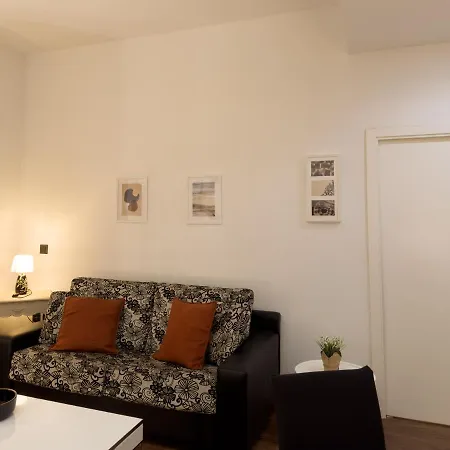 Market - Queen Square - Mid-term Valensiya