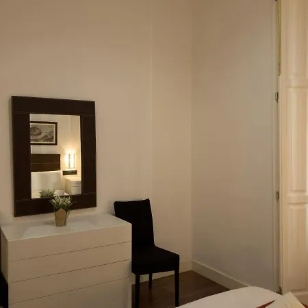 Market - Queen Square - Mid-term Valencia