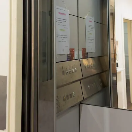 Market - Queen Square - Mid-term Daire