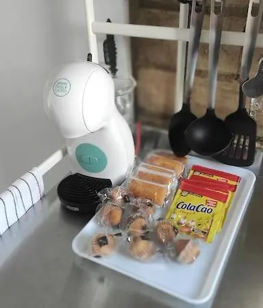 Apartamento Precioso Con A/a En Ruzafa Con Terracita Privada Y Acceso A Un Jardín, 2-3 Personas