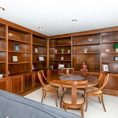 Apartment Maxwell House