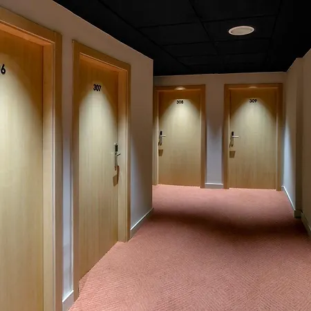 Lägenhetshotell Palau & 4*