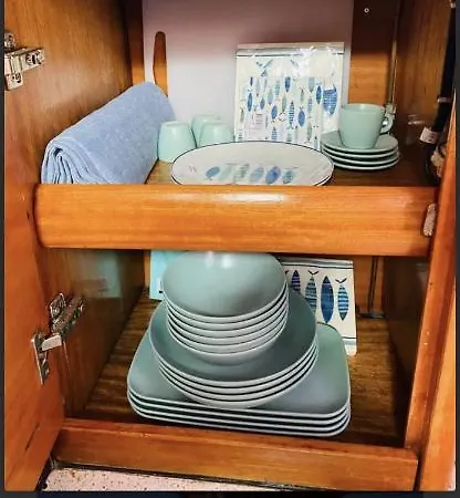 Velero En Club Nautico Mar