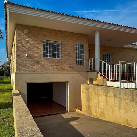 Con Piscina, Jardin Y Aire Acondicionado En La Eliana-l'eliana Villa *